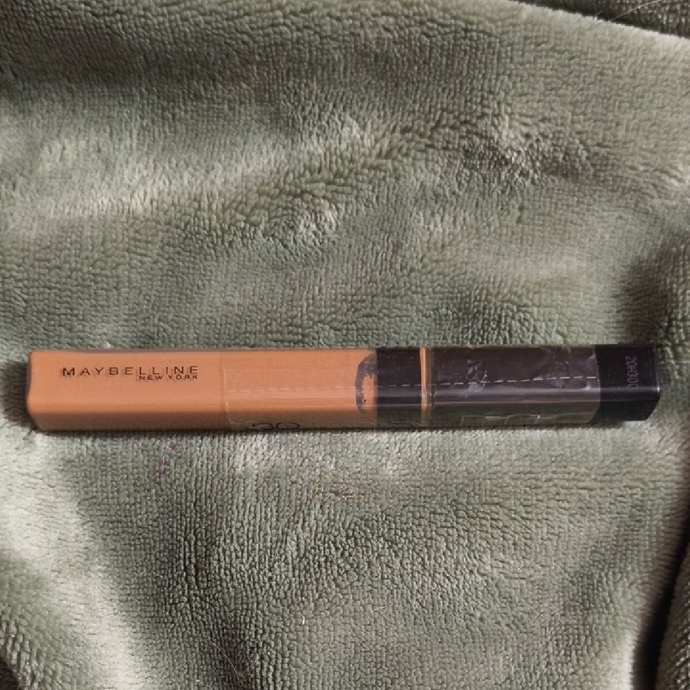 030 Cafe Maybelline FitMe Concealer